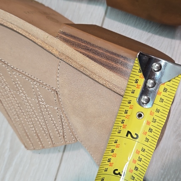 Gentle Souls Women By Kenneth Cole Leather Pointed Toe Slip-On Shoes Boots 9M - Picture 8 of 11